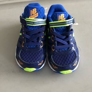 New Balance Boys 680 V3 Running Shoes
